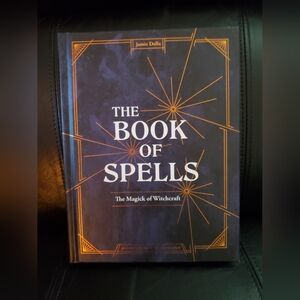 The Book Of Spells/the Magik Of Witchcraft/Jamie Della